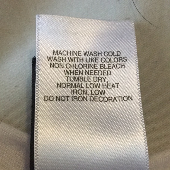 Women’s graphic T Shirt - Picture 5 of 6